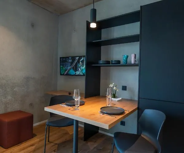 Lägenhetshotell Living 3*